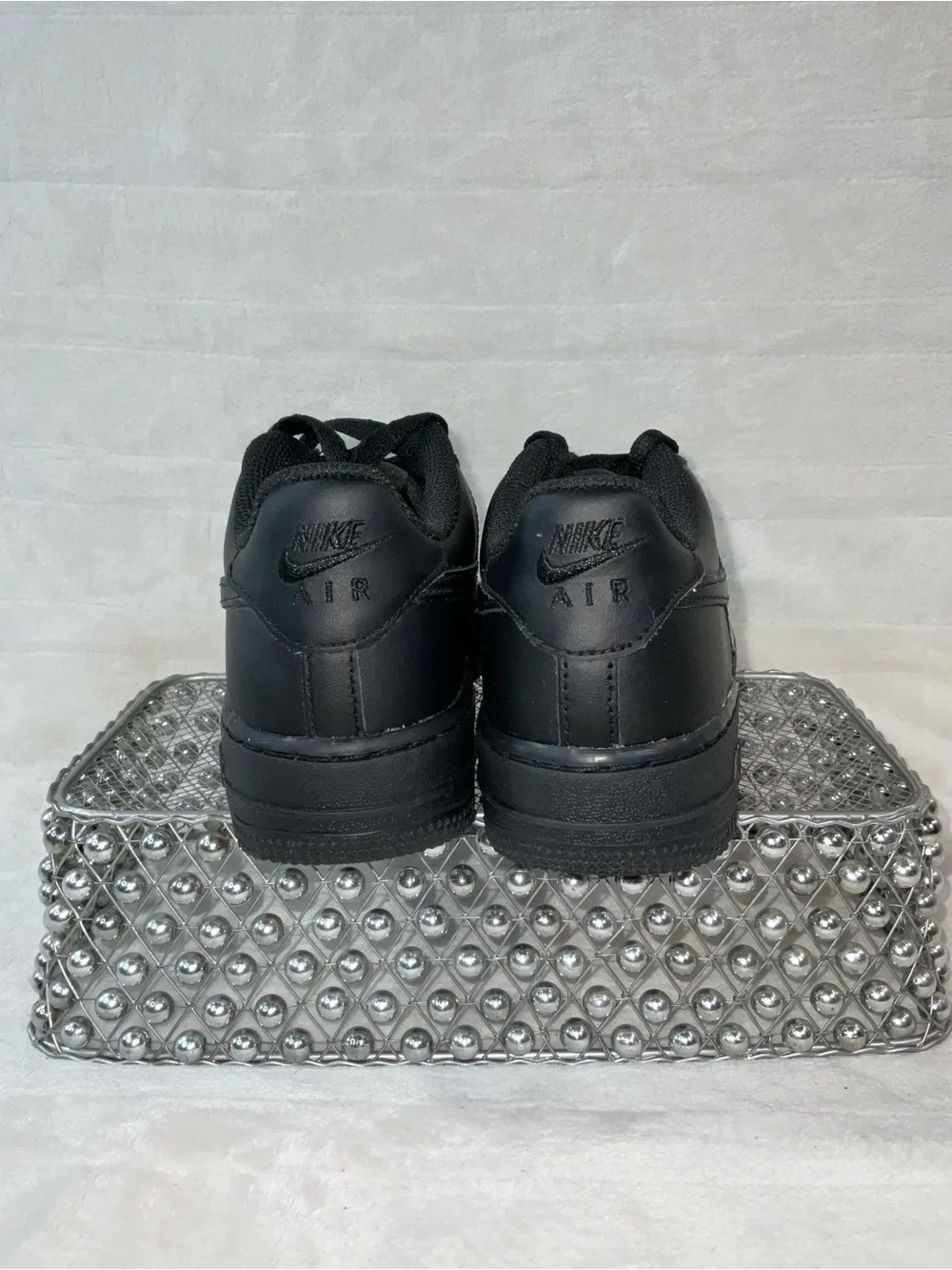 Nike Air Force 1 Low LE Triple Black Sz 4Y/Women’s 5.5 FV5951-001